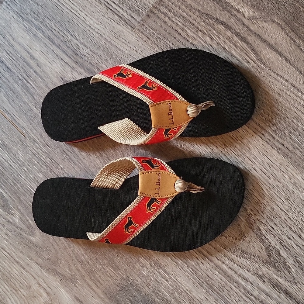 L.L.Bean l summer footwear l Woman l  Size 7 l L.L.Bean l sandal l Cute pattern